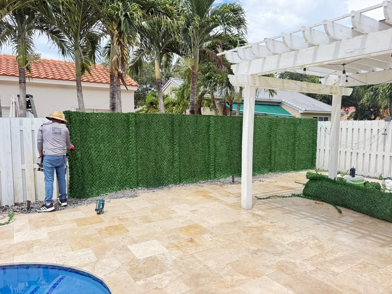 Dolce Green project: grass fence wood fence